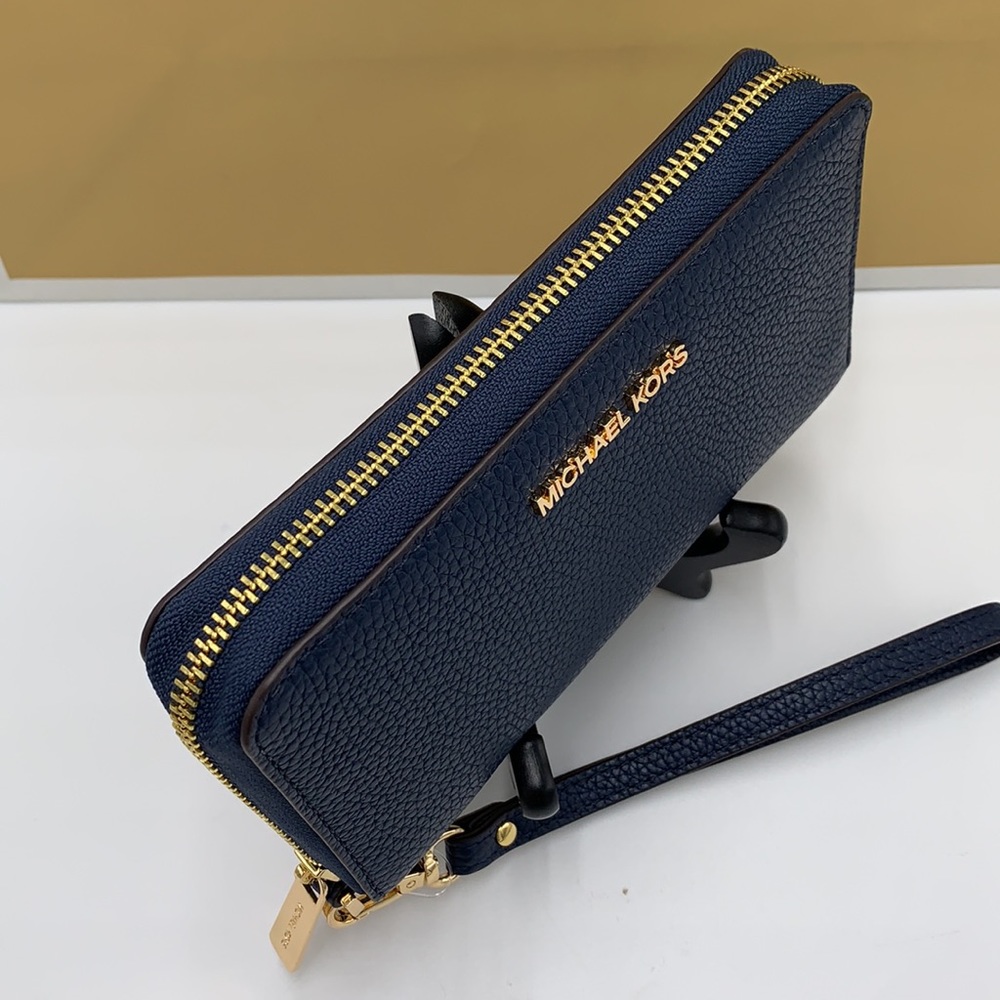 MICHAEL KORS LARGE FLAT MULTIFUNCTION PHONE CASE WALLET WRISTLET NAVY COLOR - Picture 4 of 11